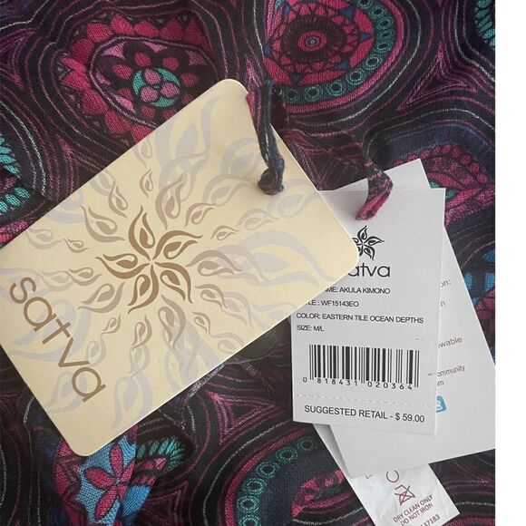 Satva Akula Kimono  - Picture 4 of 5